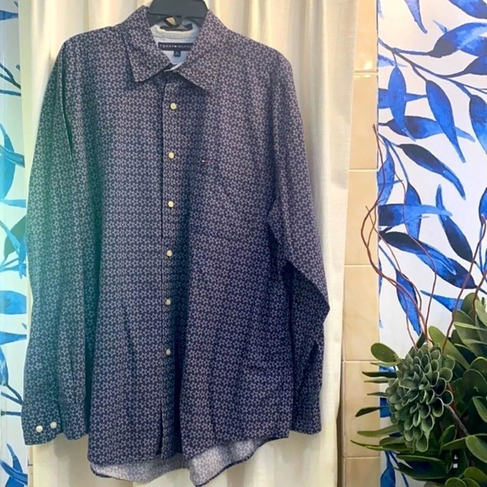 Men’s Tommy Hilfiger Blue with White Stars Button Down Size XL